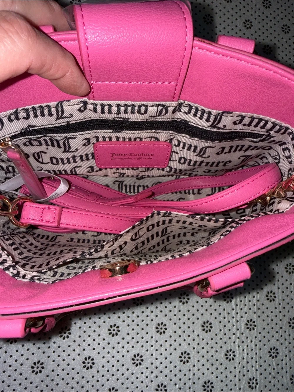 🛍NWT 🛍 Juicy Couture Hot Pink Quilted Heart-Stud Satchel